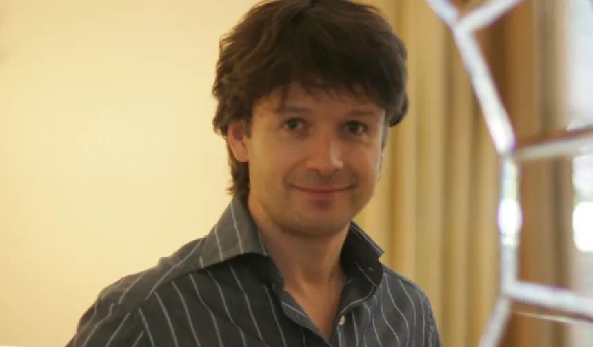 Asos’un Kurucusu Tayland’da Balkonundan Düşerek Hayatını Kaybetti!