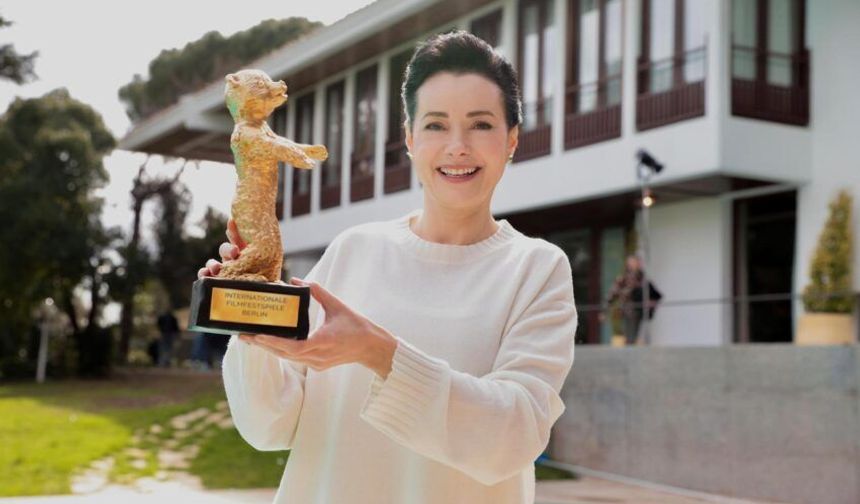 Kıskanmak Dizisinin Setinde Guru Dolu Anlar