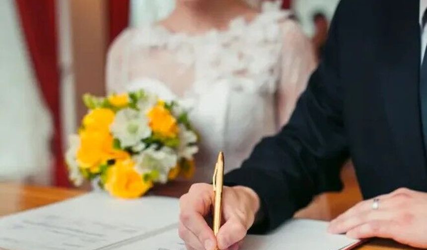 Düğün Yapacaklara Devlet Desteği: Faizsiz Evlilik Kredisi İçin Yaş Sınırı ve Başvuru Detayları