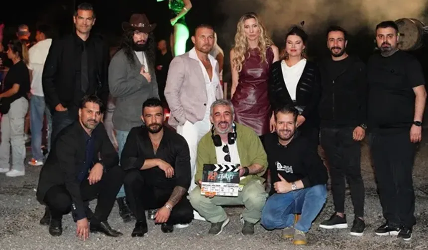 Testere film serisinin başrol oyuncusu Costas Mandylor 12 Savaşçı Filminde!