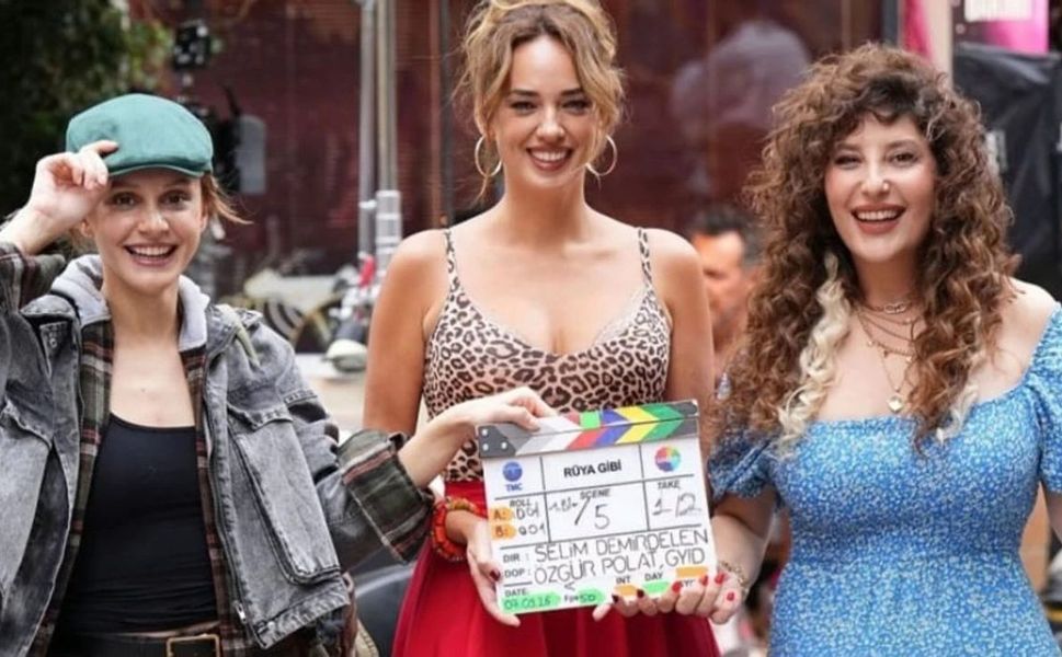 “Rüya Gibi” Dizisi Özlenen Mahalle Sıcaklığını Ekrana Taşıyor