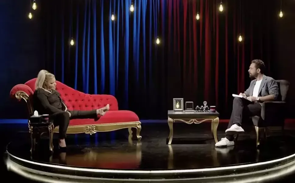 Kibariye’nin itirafı gündem oldu: Ayakkabısını çıkarıp ayağını gösterdi