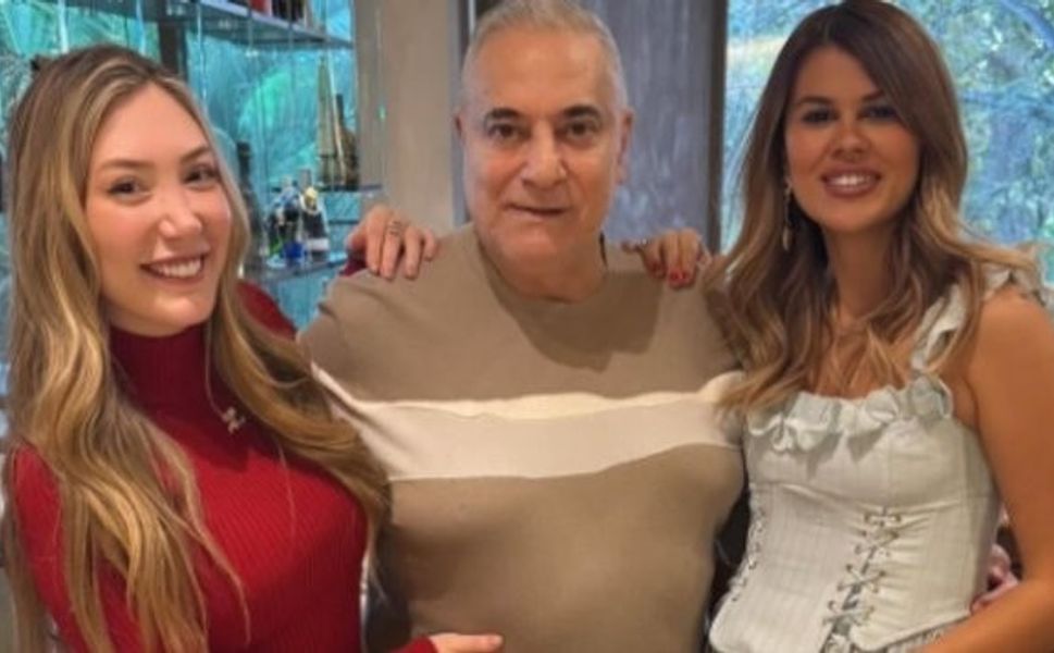 Mehmet Ali Erbil’in kızı ve eşi kaza geçirdi