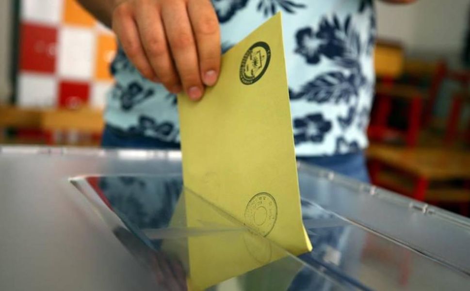 Emekli vatandaşların en çok oy verdiği parti açıklandı! Anketten çıkan sonuç çok ilginç