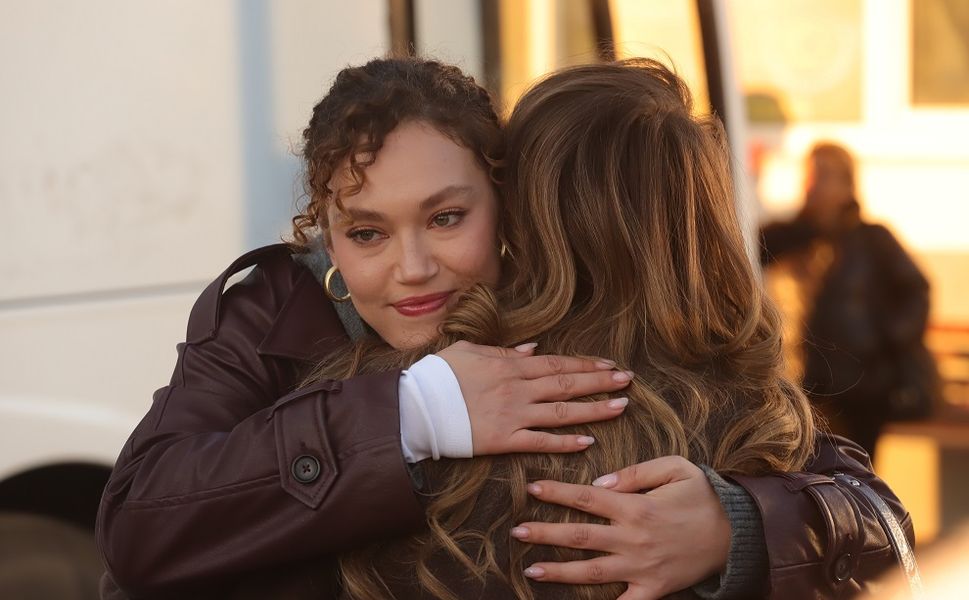 Cennetin Çocukları 21. Bölüm: Ayla Gidiyor, Geride Sırlar Kalıyor