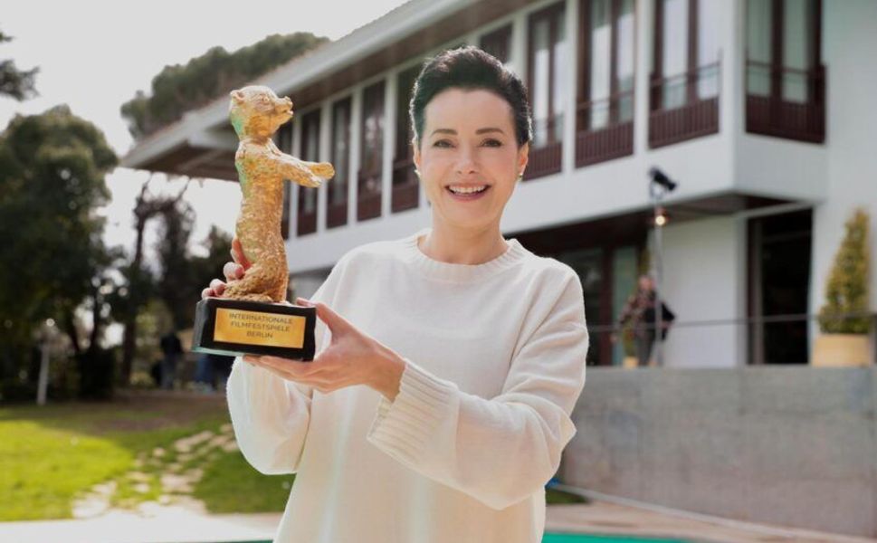 Kıskanmak Dizisinin Setinde Guru Dolu Anlar