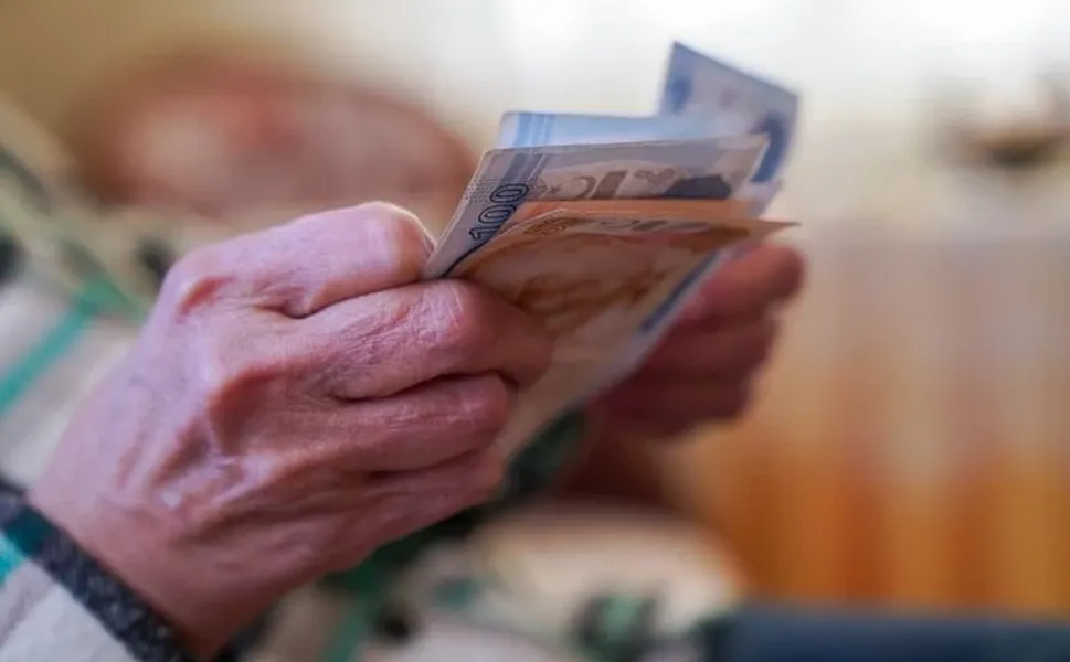 17 Milyon Emekli Bu Haberi Bekliyor! Milyonların Beklediği İkramiye Artışı Masada