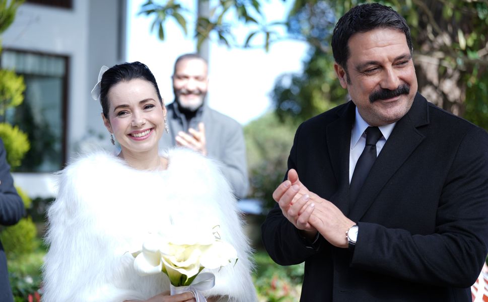 Kıskanmak 26. Bölüm Özeti Yayında: Düğünde Şoke Eden Olay