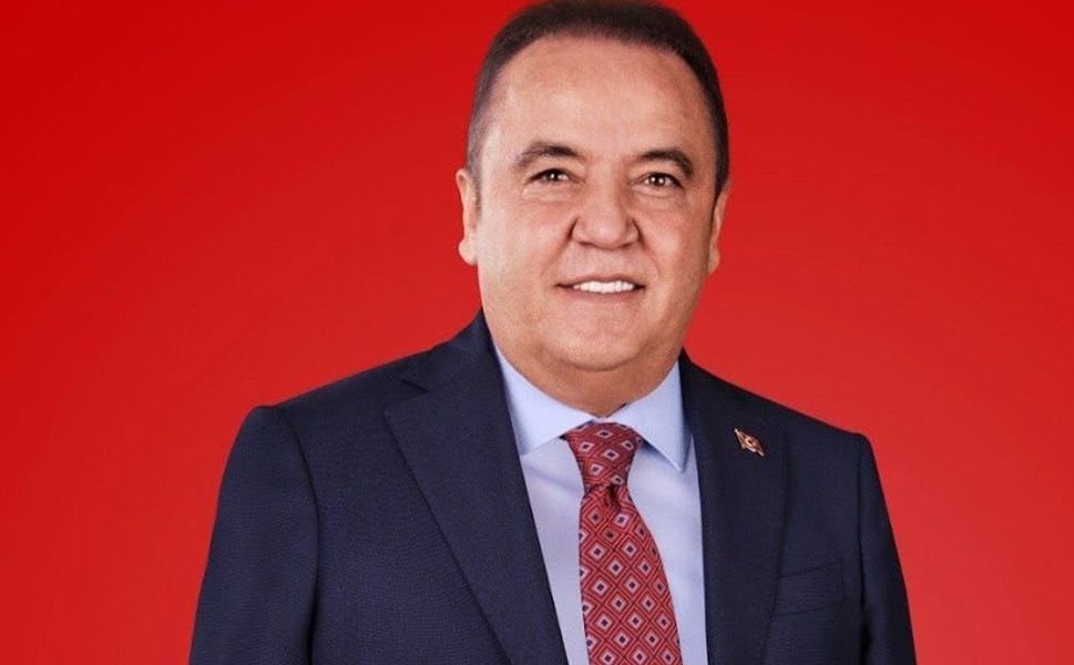 Muhittin Böcek Neden Adliyede? Eski Antalya Büyükşehir Belediye Başkanı Etkin Pişmanlık İstedi!